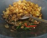 Foto langkah ke 5 dari resep Oseng Teri Kentang.