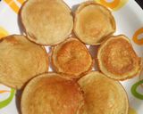 A picture of step 5 of Vanilla-stuffed mini pancakes.