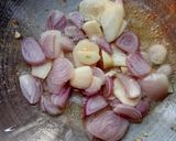 Foto langkah ke 3 dari resep Tumis Pare Bakso Pedas.
