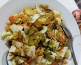A picture of step 5 of Salad 🥗 with Qeema Shimla Aloo 😋👍.