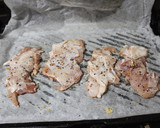 Foto del paso 3 de la receta: Bollos cuadrados con gazpacho y pollo