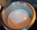 A picture of step 1 of Dairy-Free Melkkos.