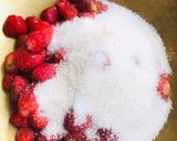 รูปขั้นตอนการทำที่ 2 ของ แยมสตรอว์เบอร์รี่🍓🍓