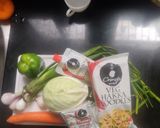 हक्का नूडल्स (hakka noodles recipe in marathi) रेसिपी स्टेप 1 फोटो 