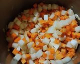 Foto del passaggio 2 della ricetta Crema di carote e daikon con orzo perlato
