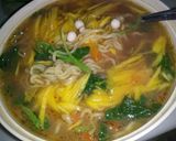 Foto langkah ke 1 dari resep Indomie Pedas Mamud (mangga muda).