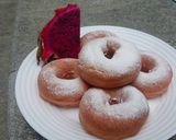 Foto langkah ke 6 dari resep Donat Buah Naga.