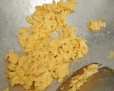 Foto langkah ke 2 dari resep Scrambled Egg.