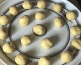 A picture of step 2 of NankhataiCookies.