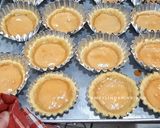 Foto langkah ke 5 dari resep Pie Susu Legit dan irit telur.