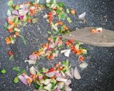 Foto langkah ke 5 dari resep Udang cabai garam.
