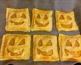 Foto del paso 6 de la receta Mini pizzas cerradas de Halloween