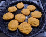 Foto del paso 3 de la receta: Hamburguesas de garbanzos y calabaza sin TACC