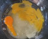 Foto langkah ke 2 dari resep Muffin Tape Keju Panggang.