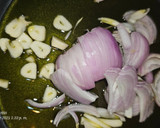 Foto del paso 3 de la receta: Alcachofas con mejillones en salsa verde