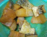 A picture of step 1 of Masala fry fish curry.