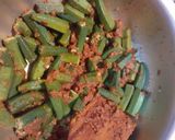 A picture of step 3 of Bhindi masala.