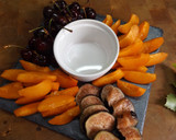 Foto del paso 1 de la receta: Fruta de temporada con crema suave de sésamo negro y chocolate