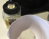 Foto del paso 3 de la receta: Arepa Venezolana tostada y rellena para picada Navideña