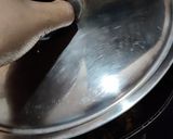 A picture of step 2 of Mixed vegetables chiwda upma.