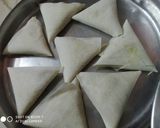 વટાણા અને બટાકા ના પટ્ટી સમોસા (Vatana Bataka Patti Samosa Recipe In Gujarati) રેસીપી સ્ટેપ3ફોટો