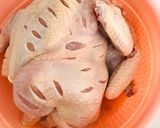 صورة لخطوة 1 من وصفة دجاج مشوي على الفحم 🍗🔥 مع ارز بالجزر 🤤🥕