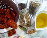 Foto del paso 2 de la receta: Tomates secos hidratados y condimentados