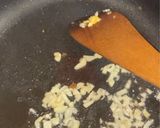 A picture of step 1 of Chinese egg chaw mien 🍝.