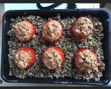 Une image de l'étape 2 de Tomates farcies chair à saucisse sur lit de trio de quinoa en gratin.