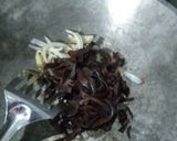 Foto langkah ke 2 dari resep 53. So'un goreng jamur kuping.