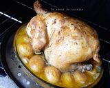 Une image de l'étape 11 de Poulet et pommes de terre fondantes rôtis aux herbes de Provence et huile d'olive 🍴.