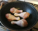 Foto del paso 3 de la receta: Jamoncitos de pollo con tomate caramelizadas