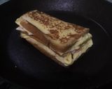 Foto langkah ke 6 dari resep Homemade Toast (One Pan Toast).