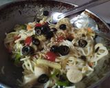 A picture of step 4 of Chicken Sausage Noodles.