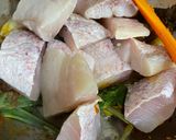 Foto langkah ke 2 dari resep Gulai Ikan Kakap Merah.