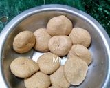 A picture of step 2 of Finger Millet Roti.