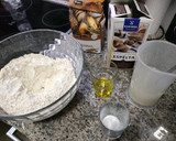 Foto del paso 1 de la receta: Masa de pizza casera, versión integral y versión normal