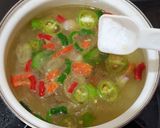 Foto langkah ke 3 dari resep Sup Asam Pedas Kepala Salmon.