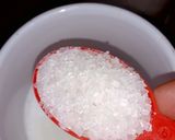 A picture of step 2 of Milk Rooh afzaa Drink.