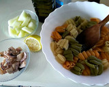 Foto del paso 1 de la receta: Ensalada de pasta, sepia y melón
