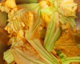 কুমড়ো ফুলের ঝালমশলা (Spicy pumpkin flower recipe in Bengali) রেসিপির ধাপ 1 ছবি