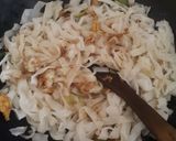 Foto langkah ke 6 dari resep Kwetiau Goreng Pedas Manis.