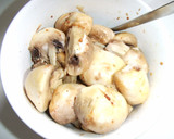 Foto del paso 4 de la receta: Pollo de granja macerado con mostaza, horneado