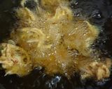 A picture of step 3 of Moong daal pakora.