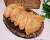 Foto langkah ke 7 dari resep Karipap Pusing isi Coklat Pisang.