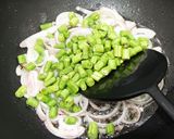 A picture of step 7 of Fried rice with wok hey.