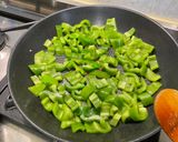 Une image de l'étape 6 de Boulgour aux poivrons verts et jus d'hibiscus.