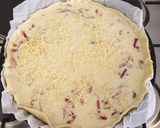 A picture of step 4 of Quiche Lorraine.