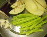 ডাঁটা বেগুন দিয়ে কাতলা মাছের ঝোল (Data begun diye katla machher jhol recipe in bengali) রেসিপি ধাপ - 2 ছবি