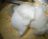 A picture of step 2 of Rajasthani Kadhi Pakora.